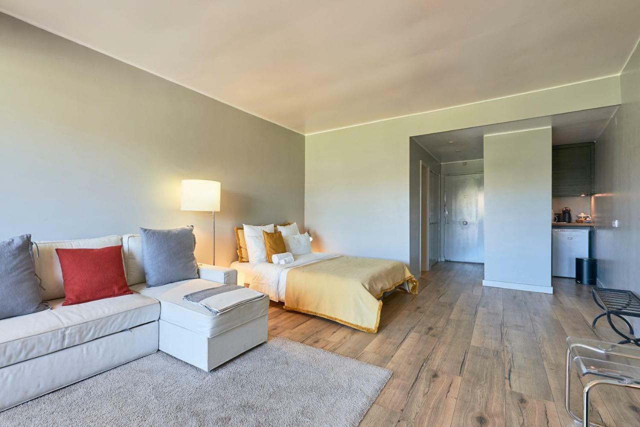 Beachfront Cascais,Estoril Apartment Экстерьер фото